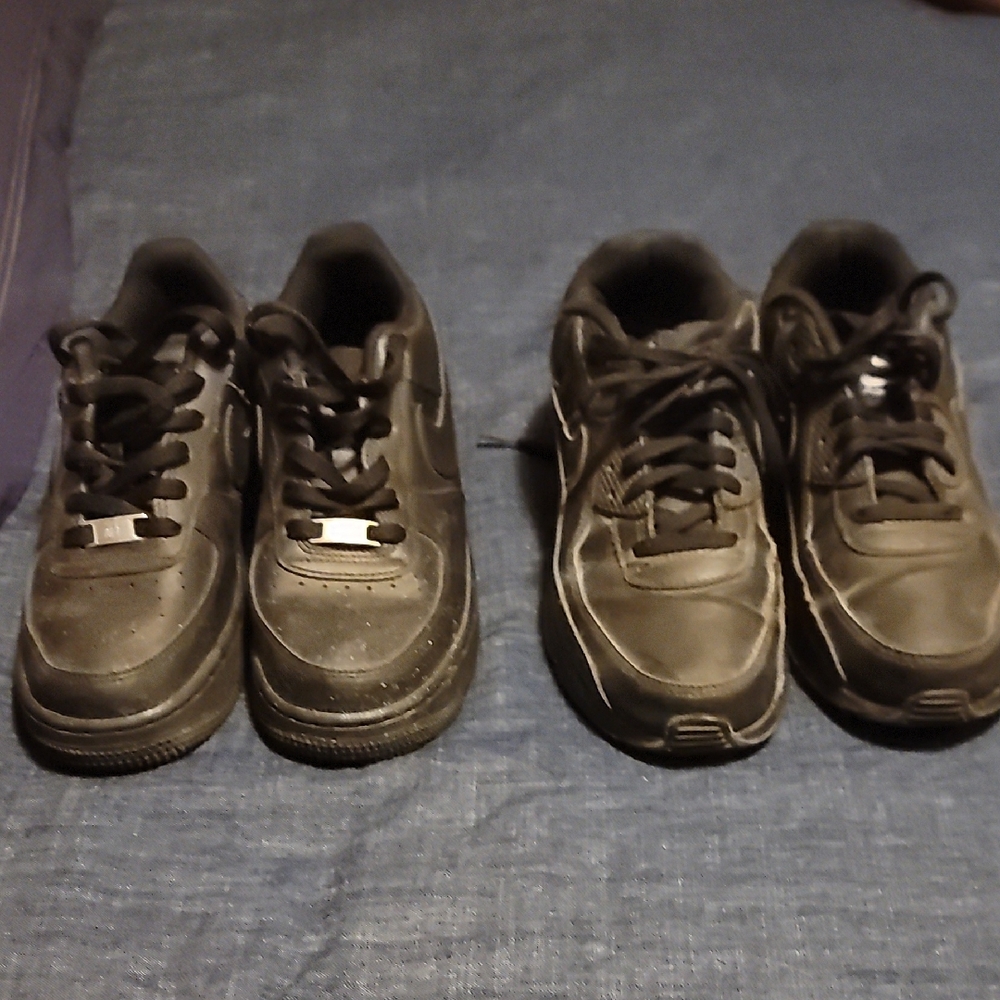 Nike Black Sneakers